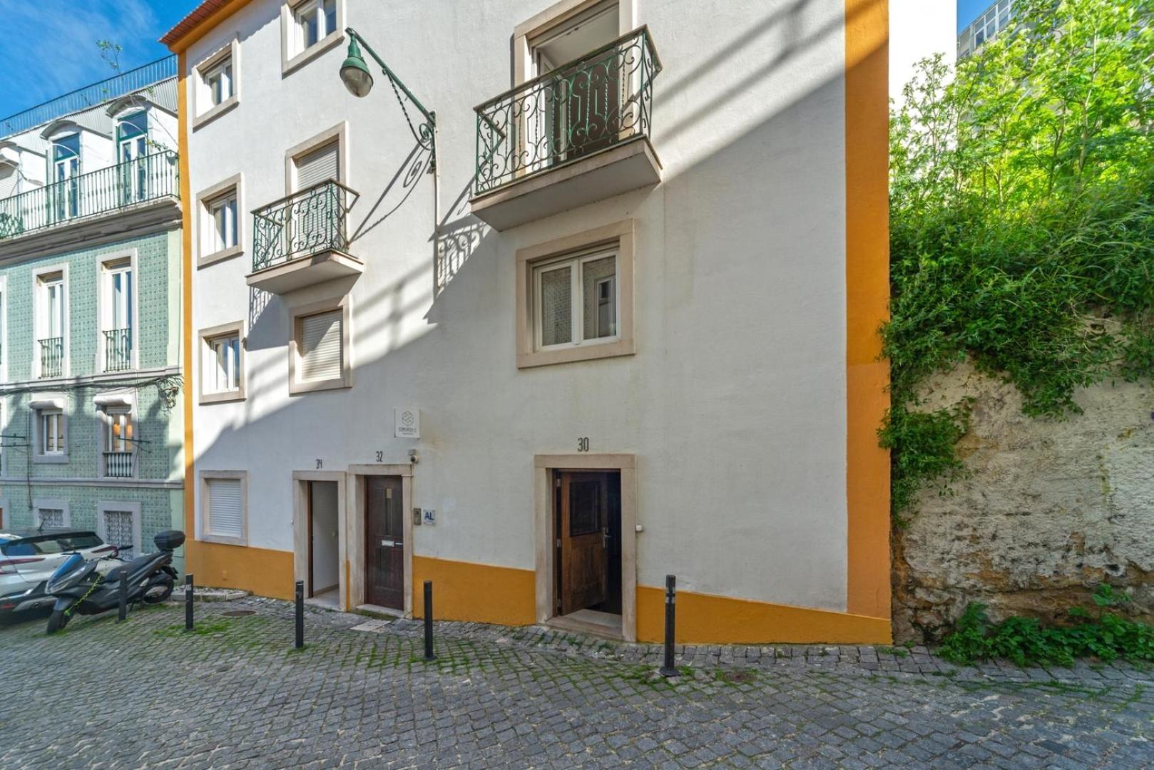 Apartment Gorgeous Rooftop 2-bed With Beautiful View Lisbon