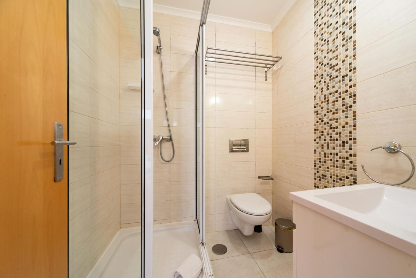 Gorgeous Rooftop 2-bed With Beautiful View