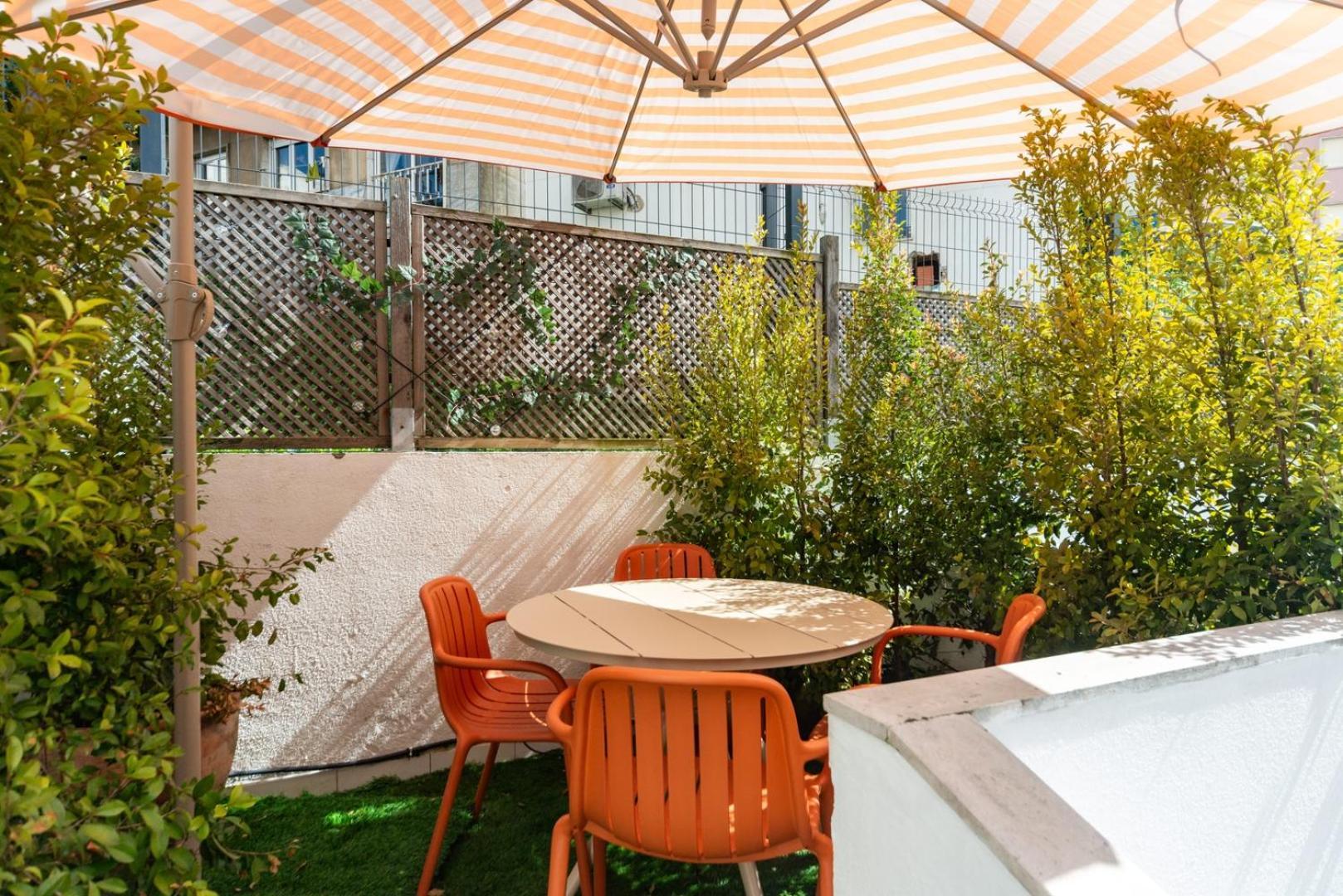 Gorgeous Rooftop 2-bed With Beautiful View Apartment *