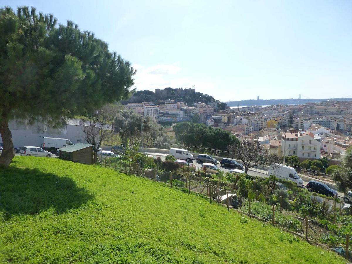 Charming Equipped Ac Lift Parking 4p Apartment Lisbon