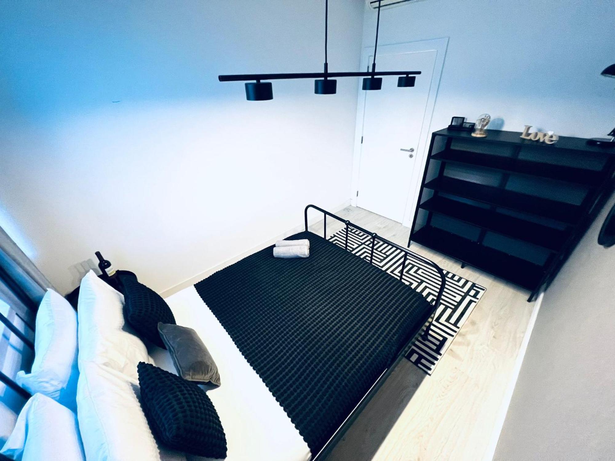 Hostel Luxury Rooms, Ideal For Tourists *