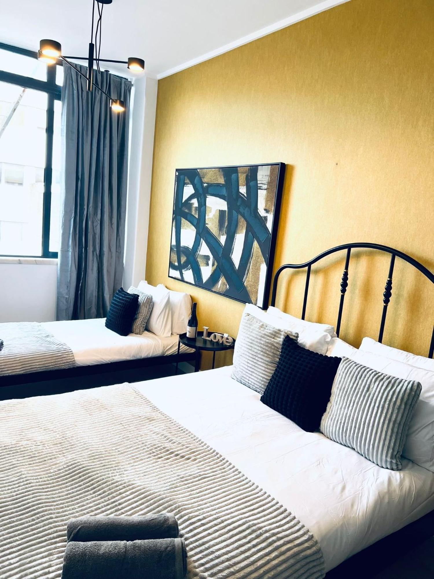 Hostel Luxury Rooms, Ideal For Tourists *