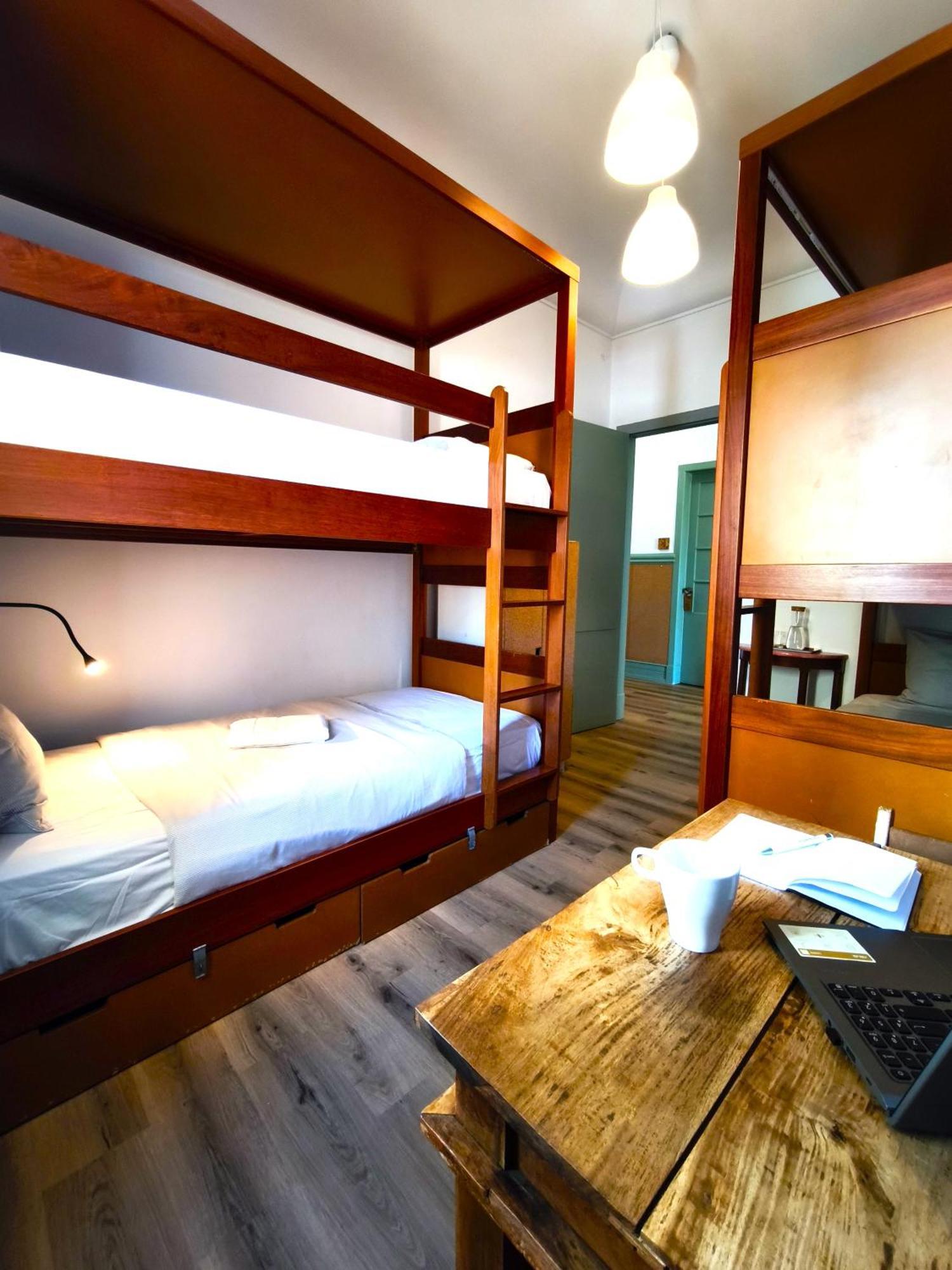Ey Lisbon Guesthouse Hostel *