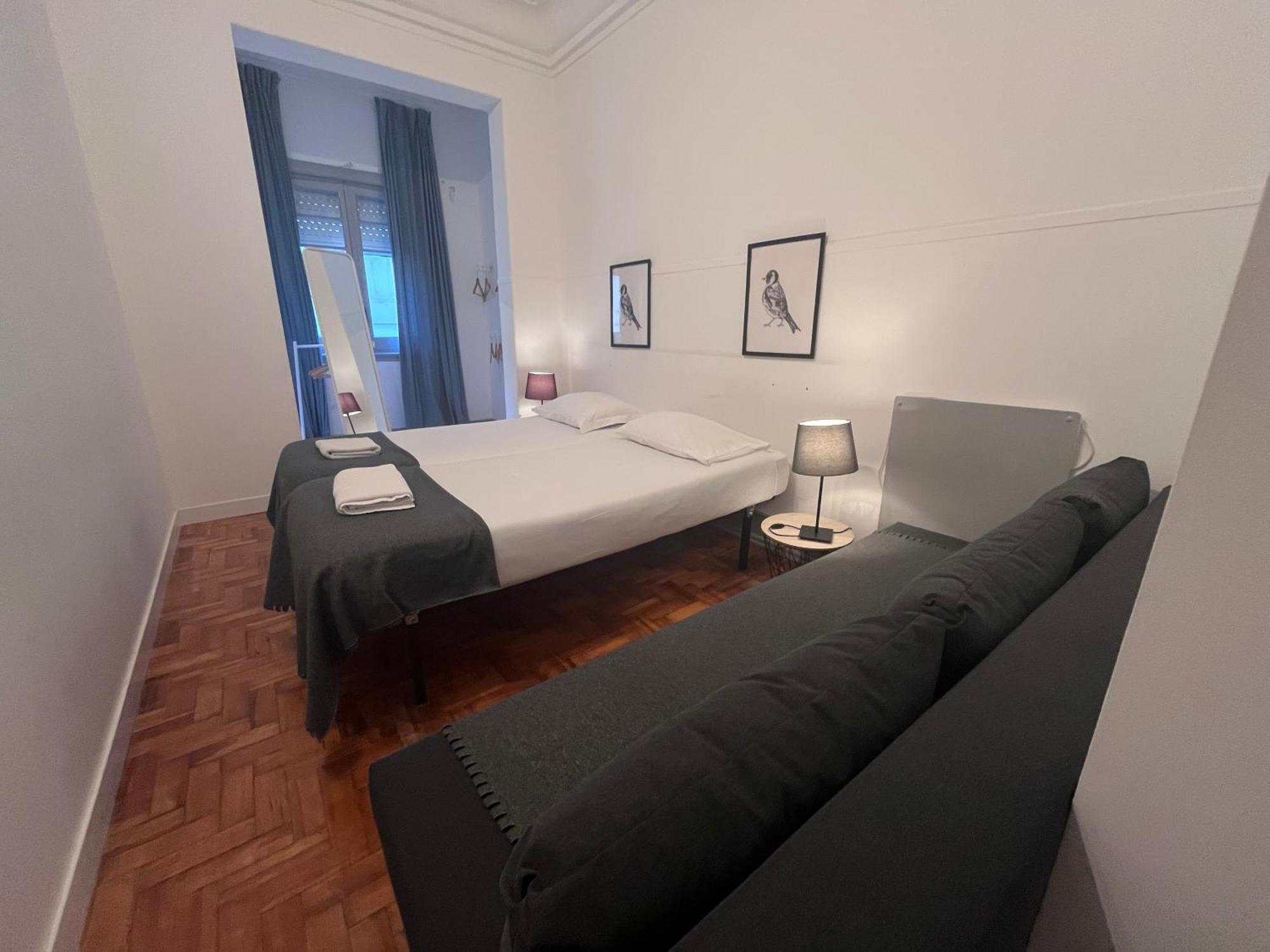 Hostel Castilho 63 *