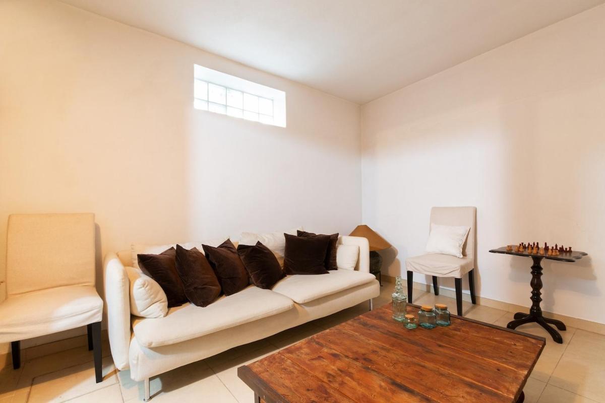 Exquisite Townhouse For 8 In Lisbon City Center *