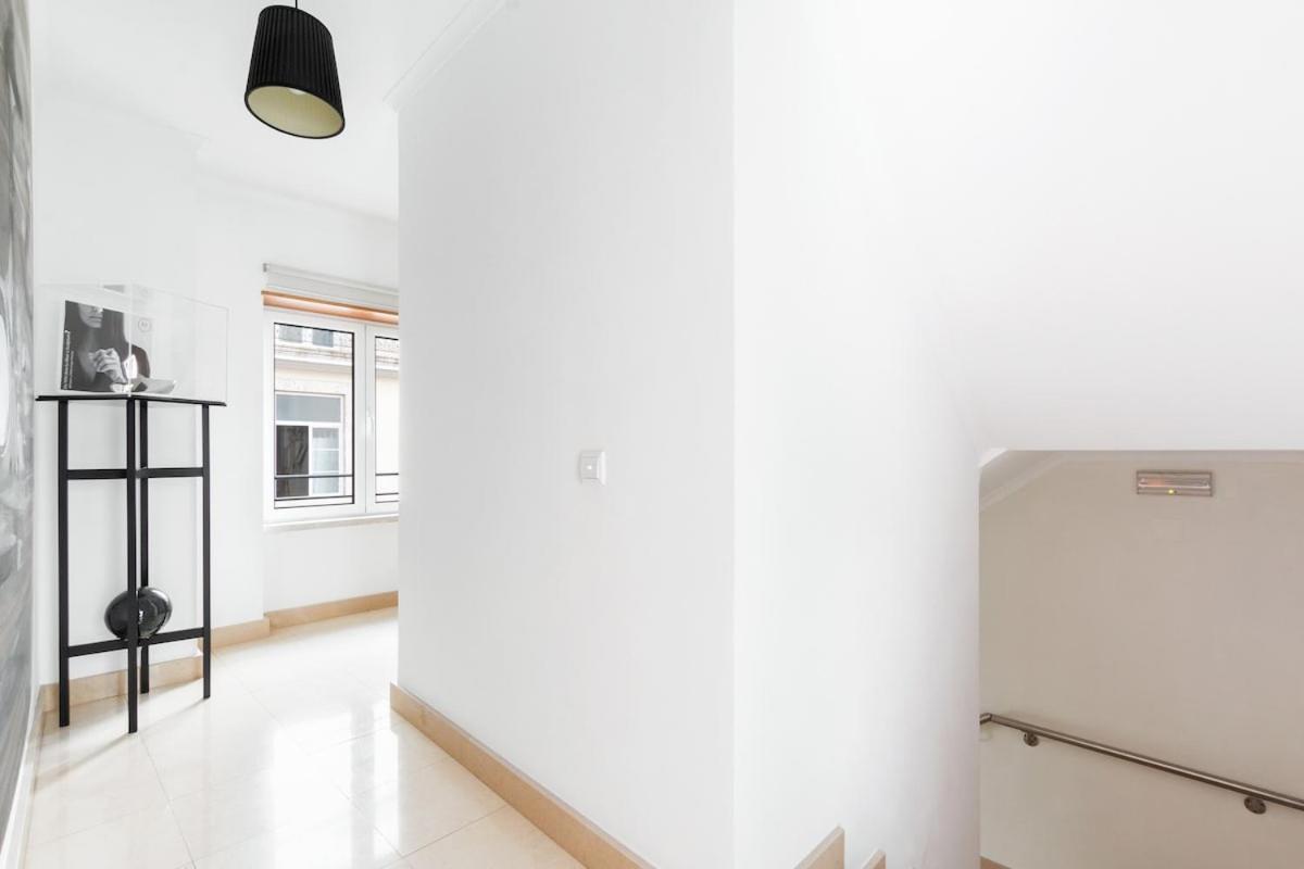 Apartment Exquisite Townhouse For 8 In Lisbon City Center *