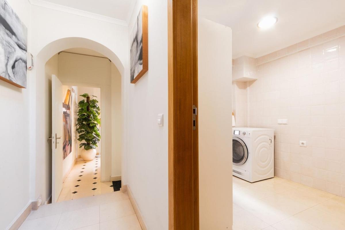 Exquisite Townhouse For 8 In Lisbon City Center Lisbon
