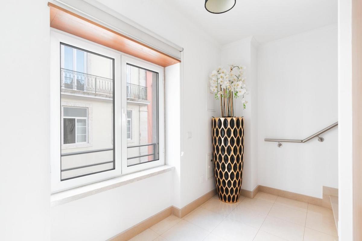 Apartment Exquisite Townhouse For 8 In Lisbon City Center