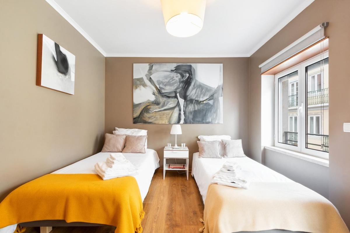 Exquisite Townhouse For 8 In Lisbon City Center Apartment Lisbon