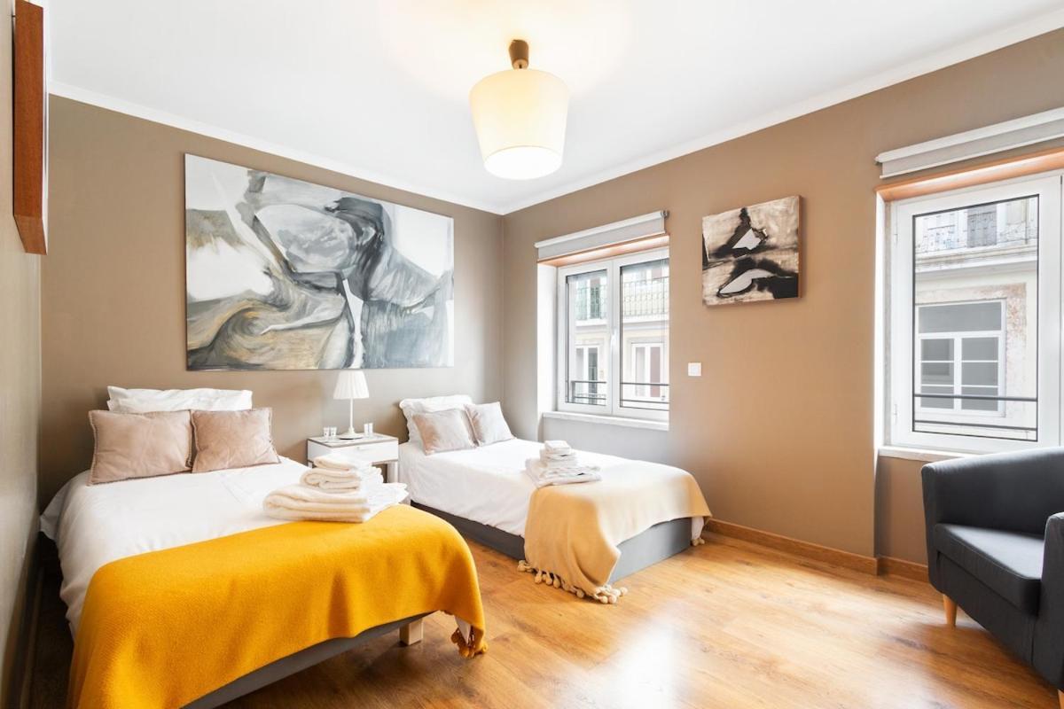 Exquisite Townhouse For 8 In Lisbon City Center Apartment