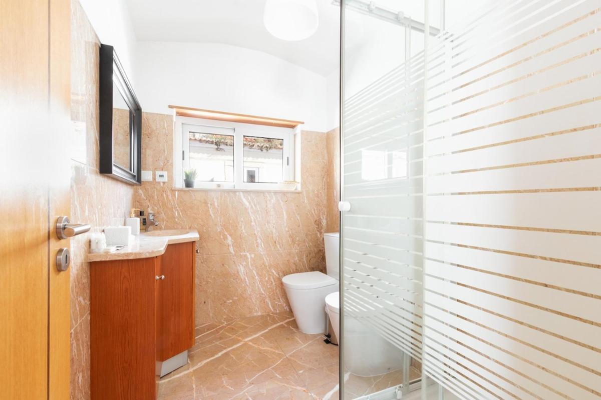 Apartment Exquisite Townhouse For 8 In Lisbon City Center Lisbon