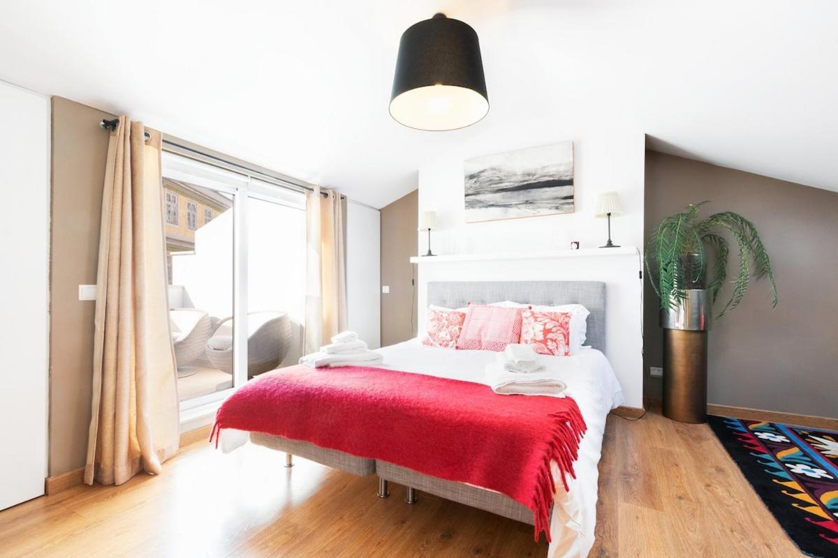Exquisite Townhouse For 8 In Lisbon City Center Lisbon