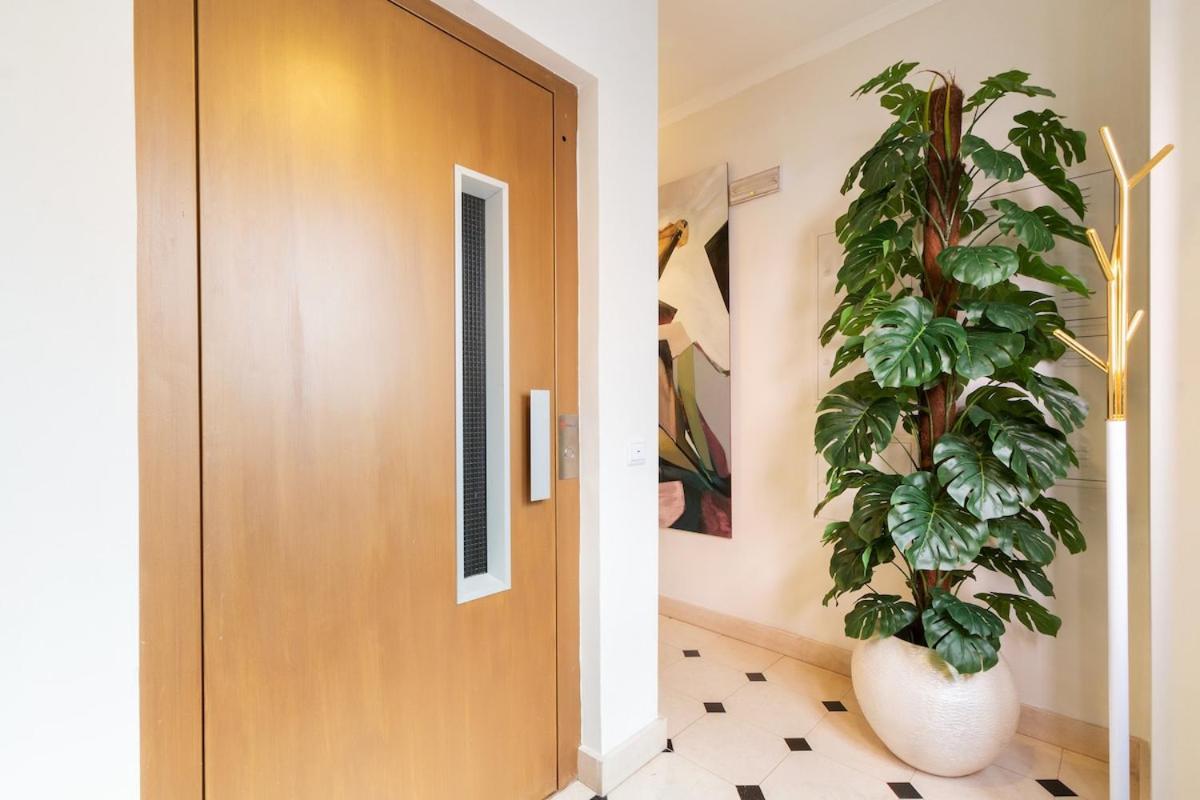 Apartment Exquisite Townhouse For 8 In Lisbon City Center Lisbon