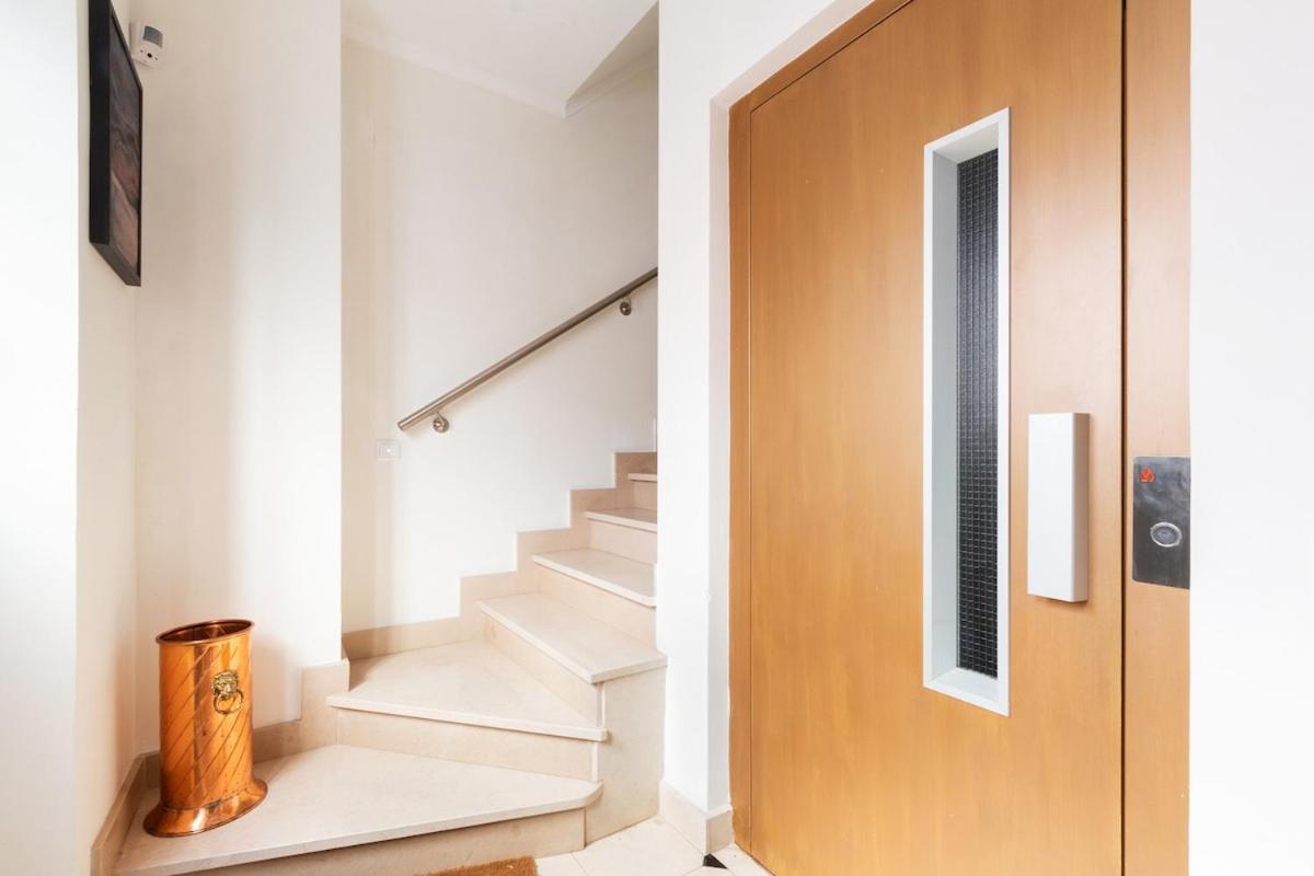 Exquisite Townhouse For 8 In Lisbon City Center Lisbon