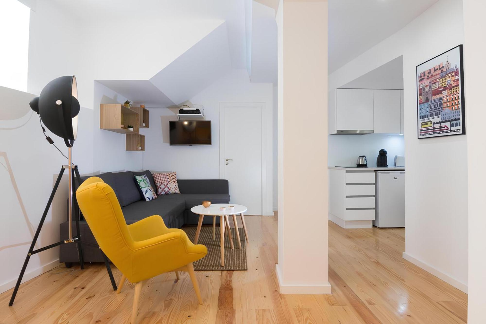 Apartment Casa Do Castelo 1- Work Or Relax In The Historic Heart Of Lisbon!