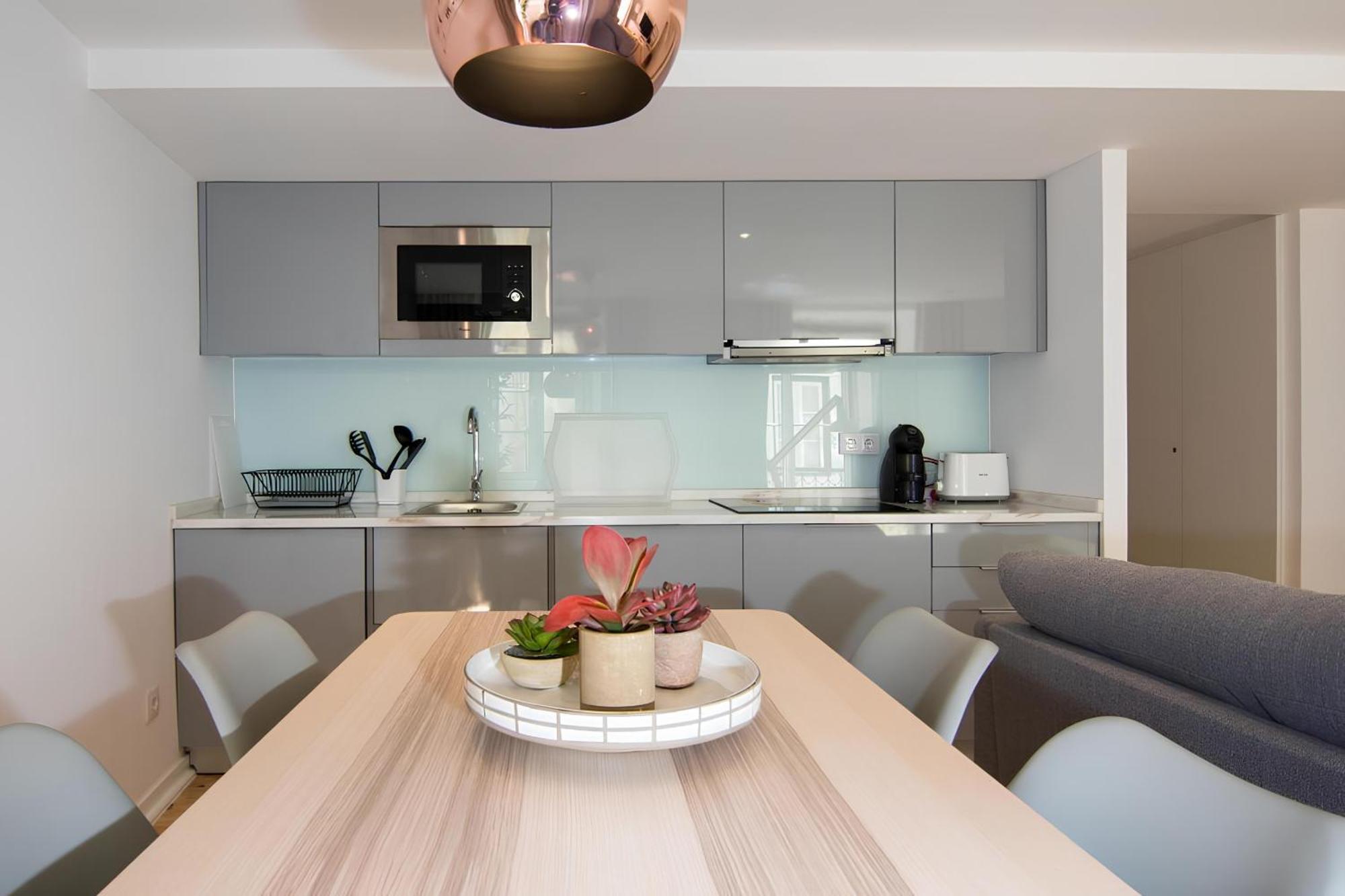 Apartment Casa Do Castelo 2- Work Or Relax In The Historic Heart Of Lisbon!
