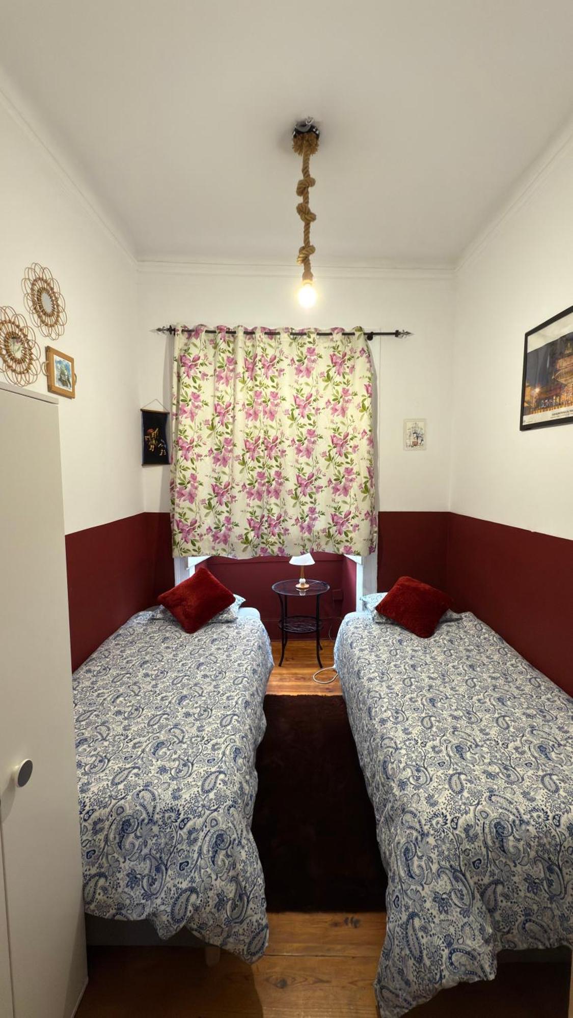 Asian Everest House Albergue *