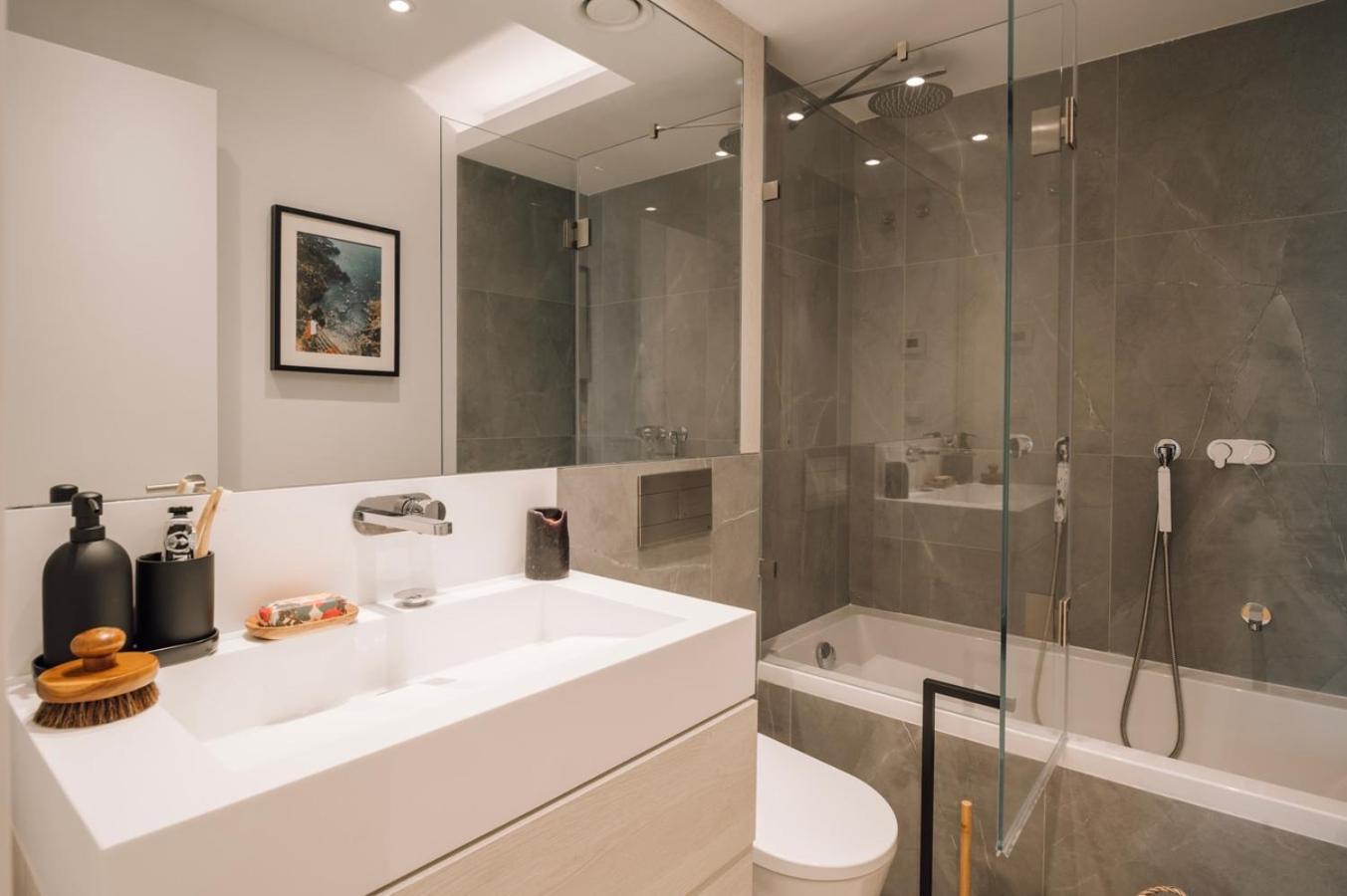 Terracina - 2 Bedrooms And Terrace In Campolide Apartment Lisbon