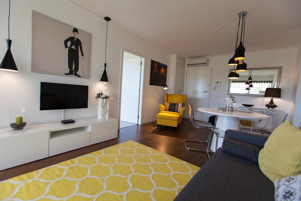 Charming With Terrace And Pool In * Lisbon