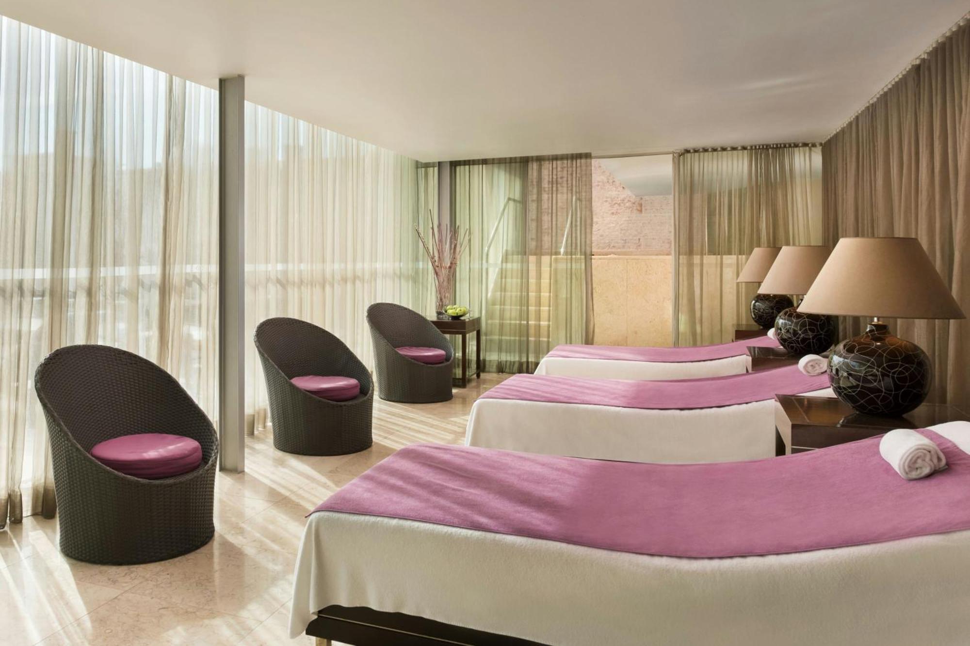 Sheraton & Hotel