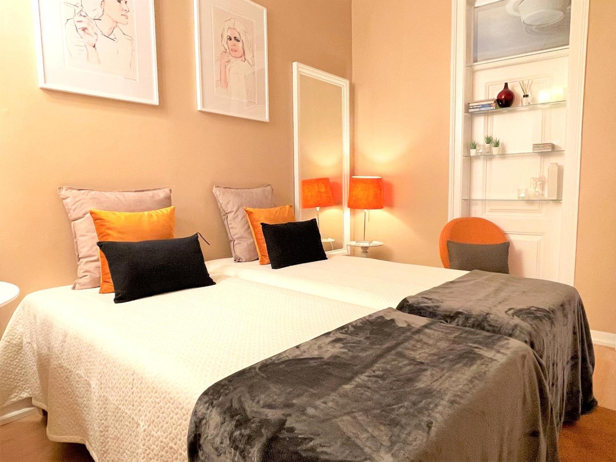 Apartment Mc Warm Romantic 3br2ba @ Trendy Principe Real *