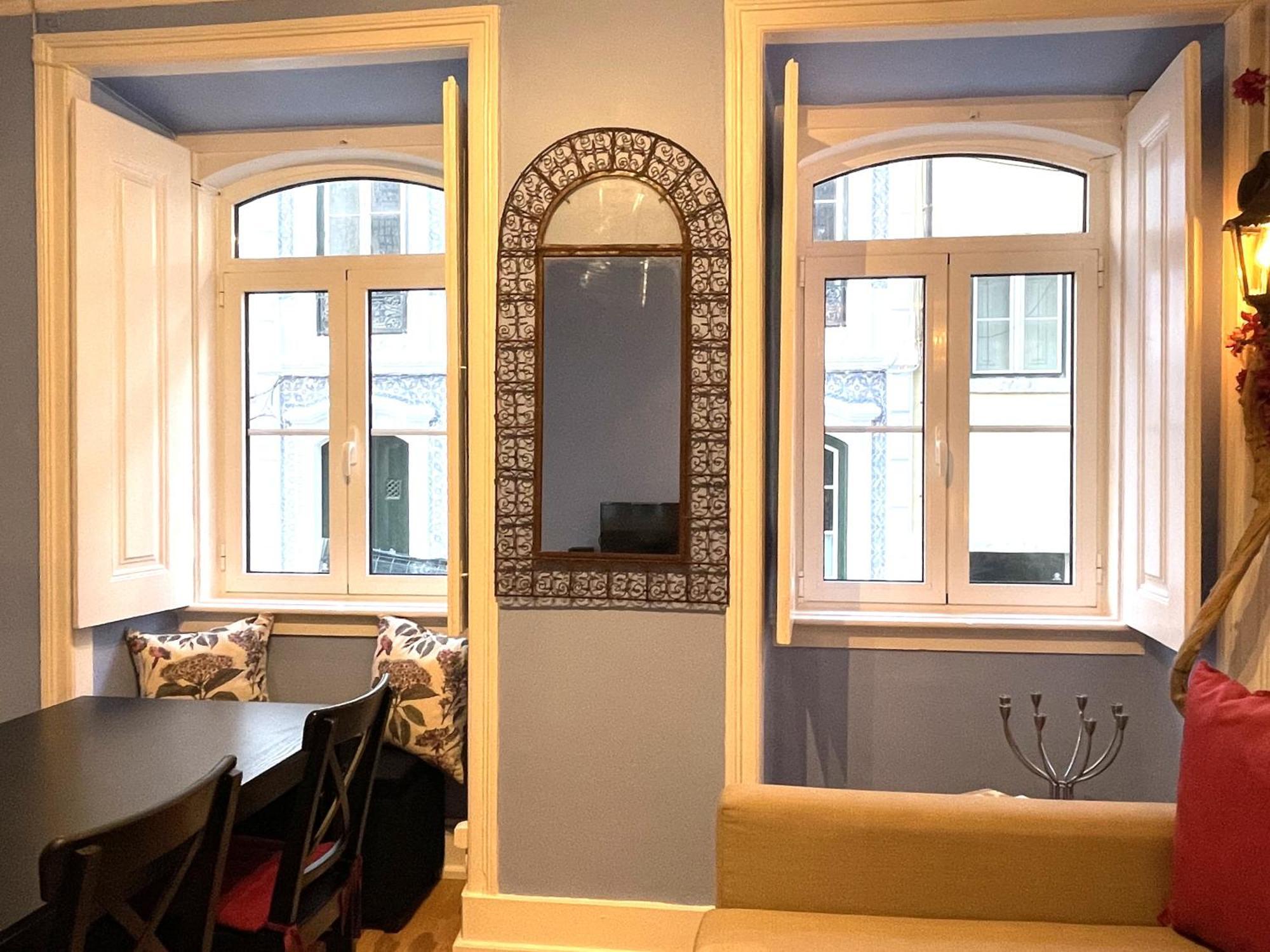 Mc Warm Romantic 3br2ba @ Trendy Principe Real * Lisbon