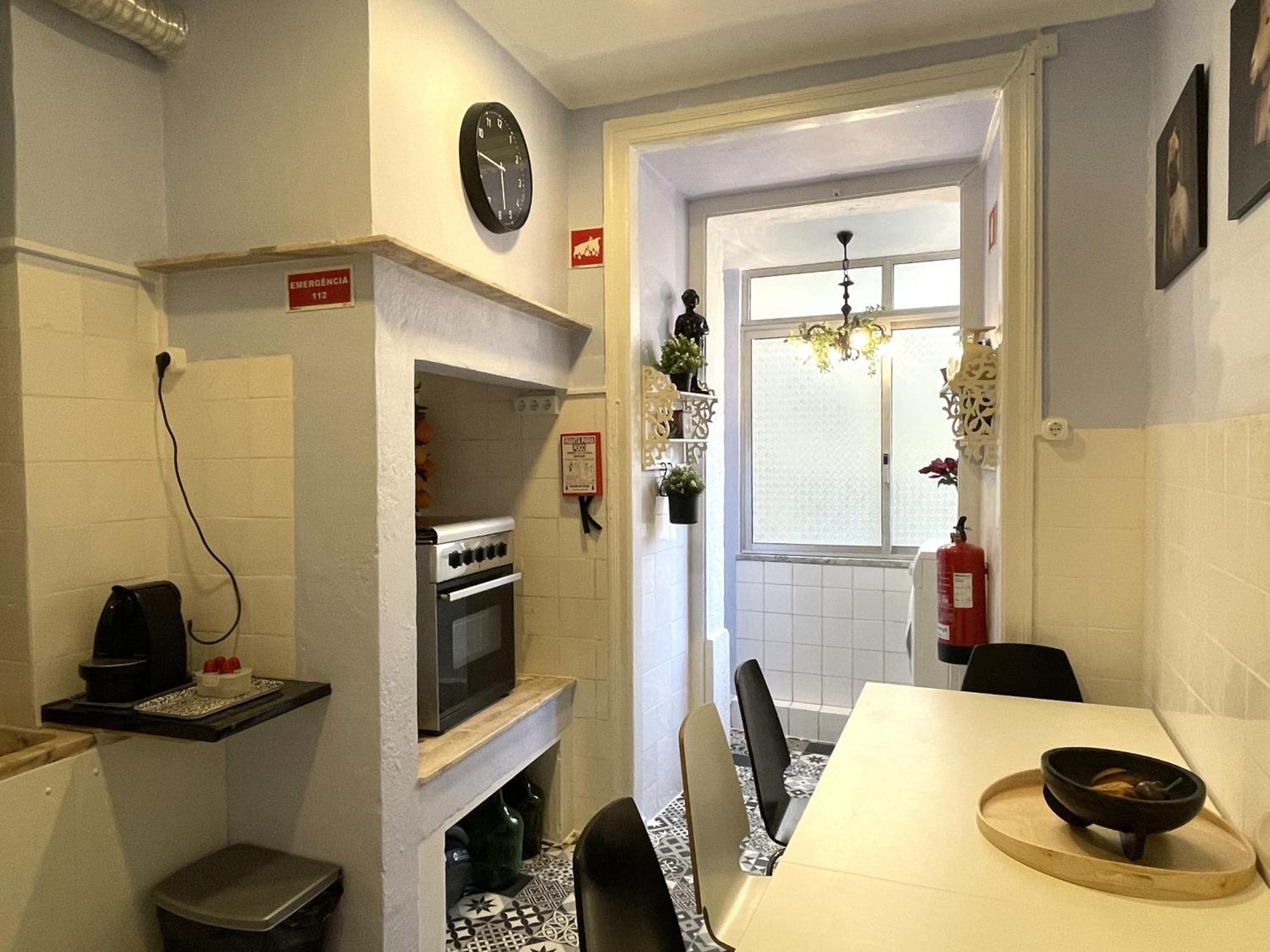 Mc Warm Romantic 3br2ba @ Trendy Principe Real * Lisbon