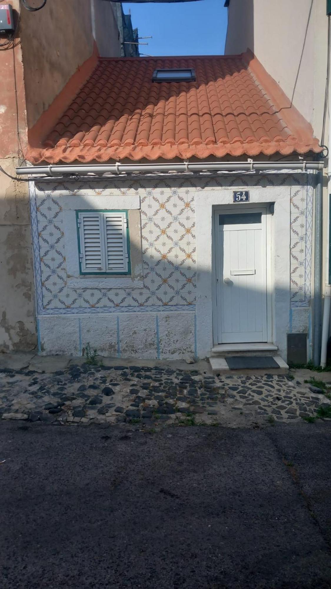 Alvito - Comfortable With Private Bathroom Homestay