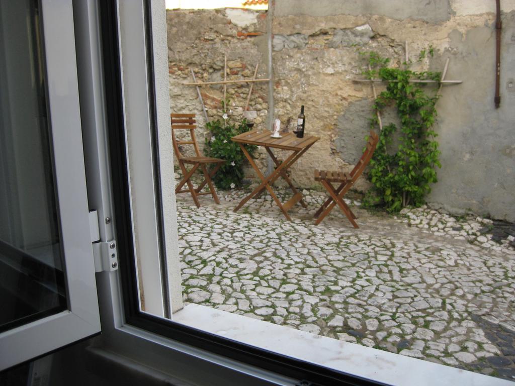 The Back Yard Nest Apartment Lisbon