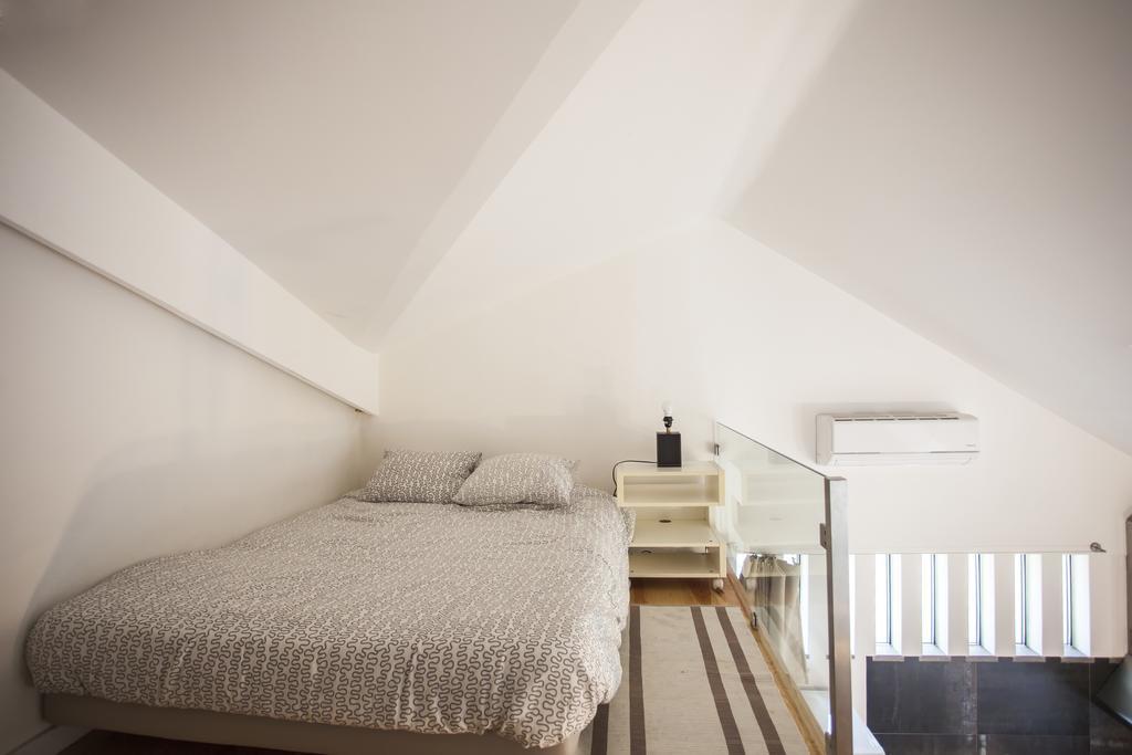 Mezzanine With A View In Bairro Alto Apartment