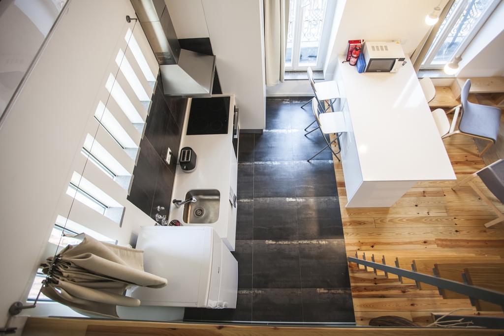 Mezzanine With A View In Bairro Alto Apartment *