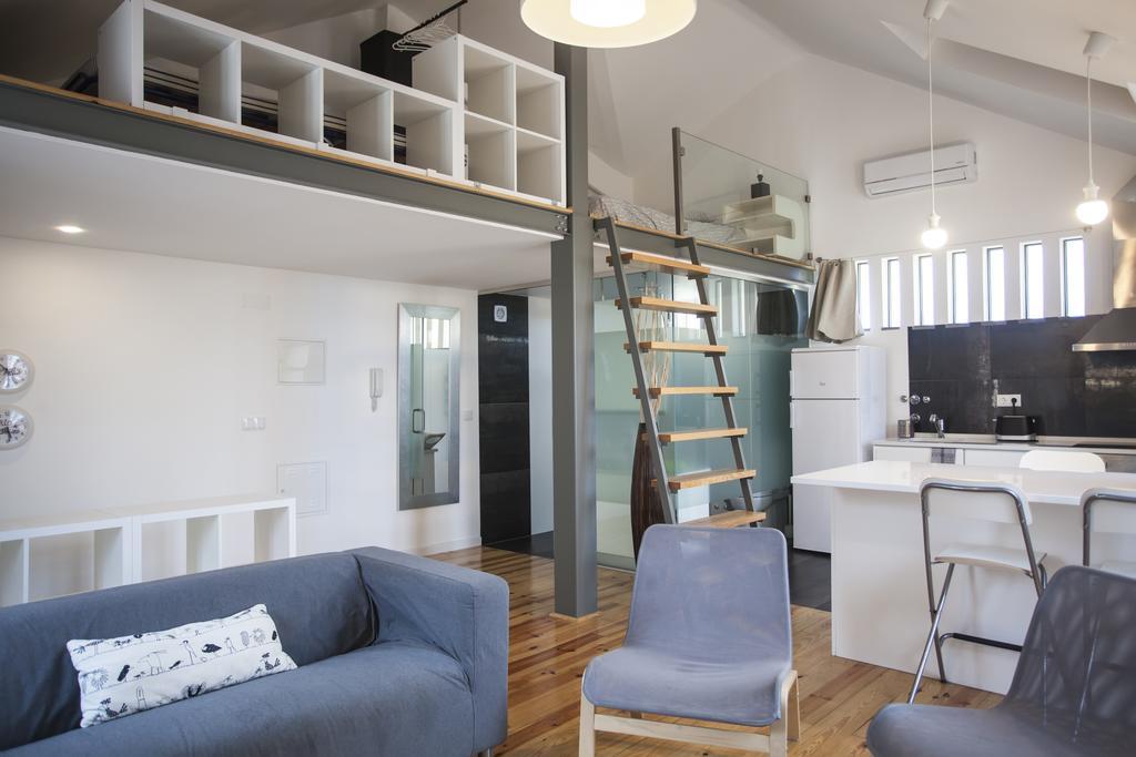 Mezzanine With A View In Bairro Alto Apartment *