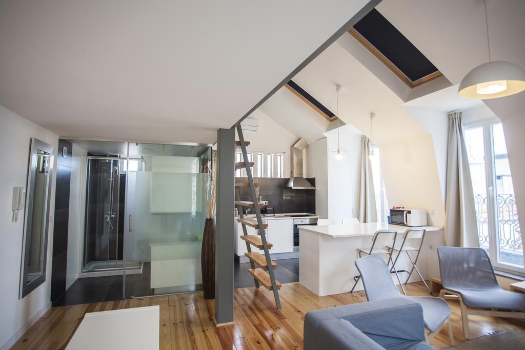 Mezzanine With A View In Bairro Alto Apartment