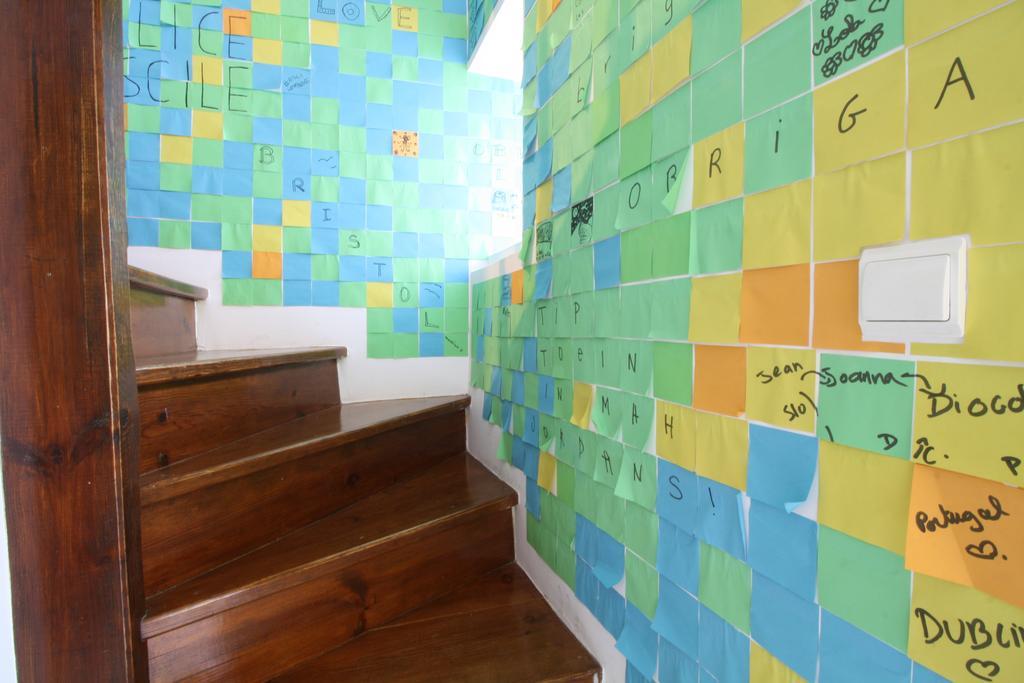 7564 Post-its Apartment