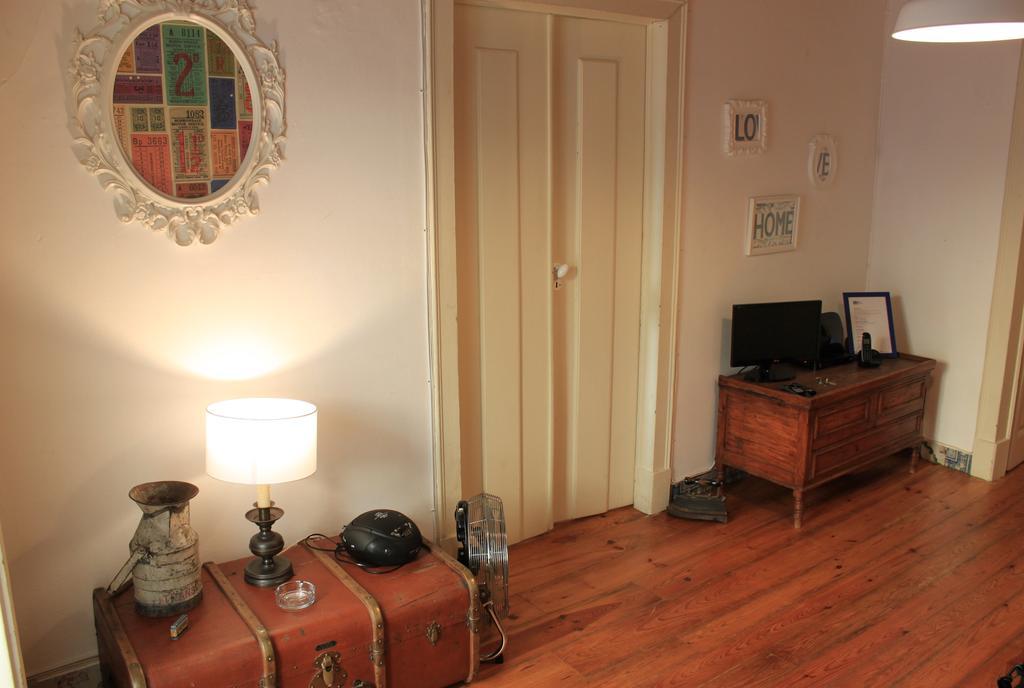 The Blue House - Lively Bairro Alto Apartment Lisbon
