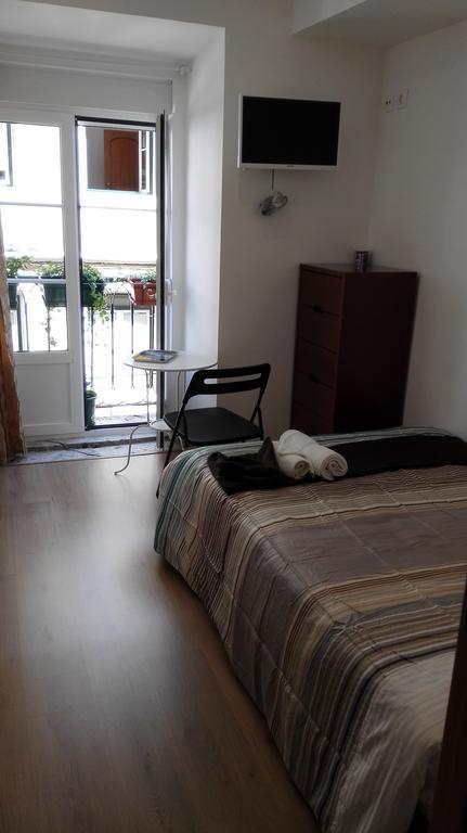 Guest house Martim Moniz 28