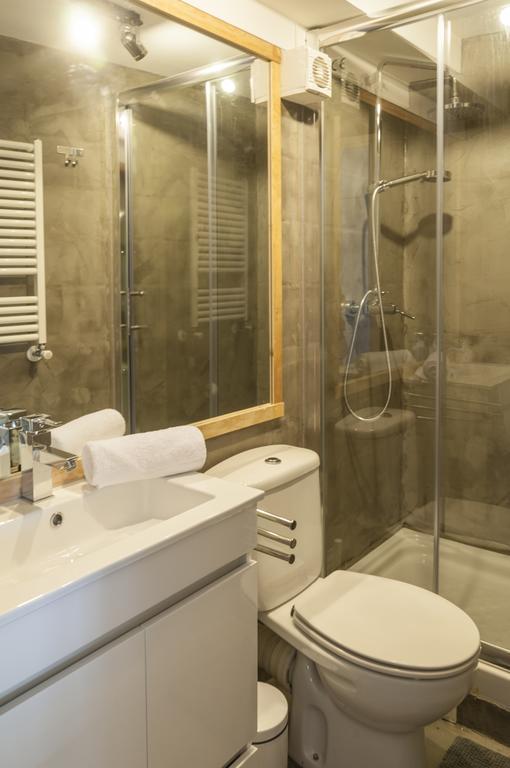 Apartment Contemporary In Historical Chiado Lisbon