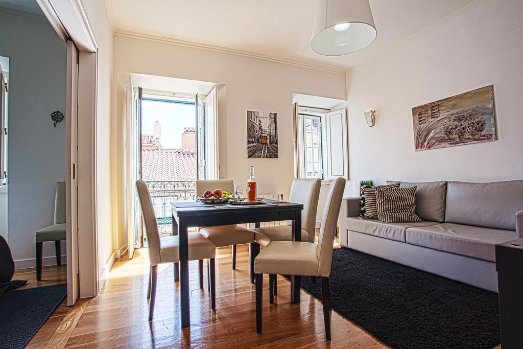 Apartment Downtown Apartments Bica Lisbon