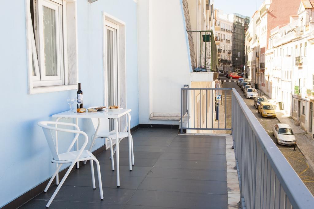 Altido Joyful 2br With Terrace Nearby São Bento Palace Apartamento Lisboa