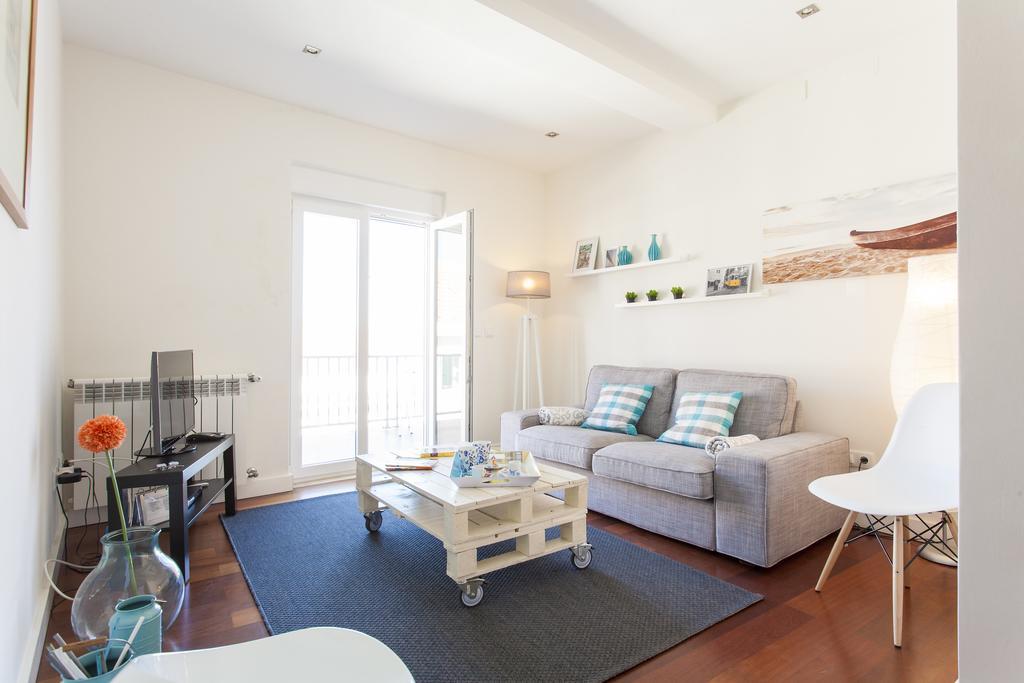 Altido Joyful 2br With Terrace Nearby São Bento Palace * Lisboa