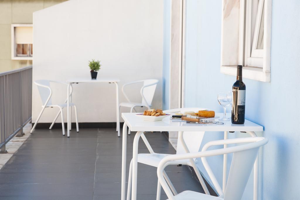 Altido Joyful 2br With Terrace Nearby São Bento Palace * Lisboa