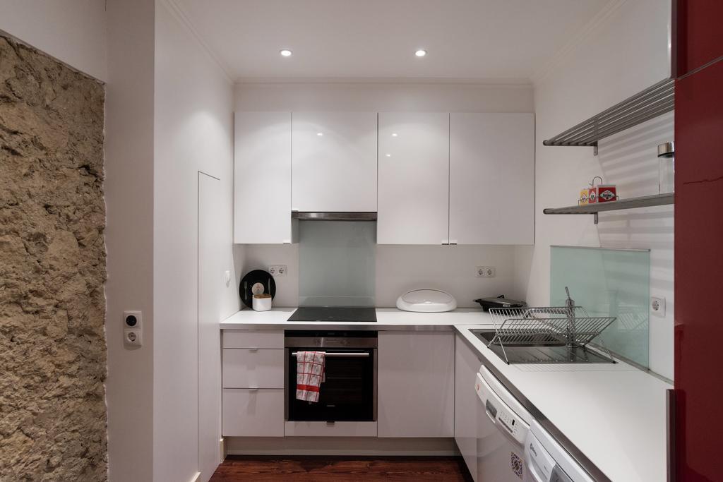 Feels Like - Santa Catarina Terrace Apartment Lisbon