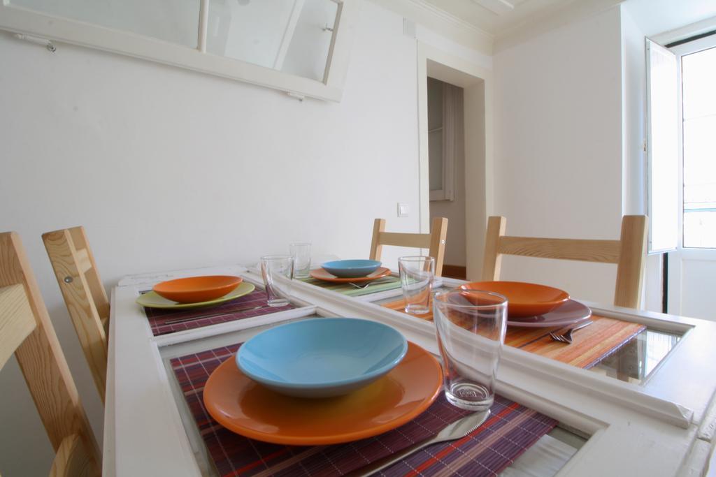 Bairro Alto Window - Cozy Spot In A Buzzing Locale Apartment *
