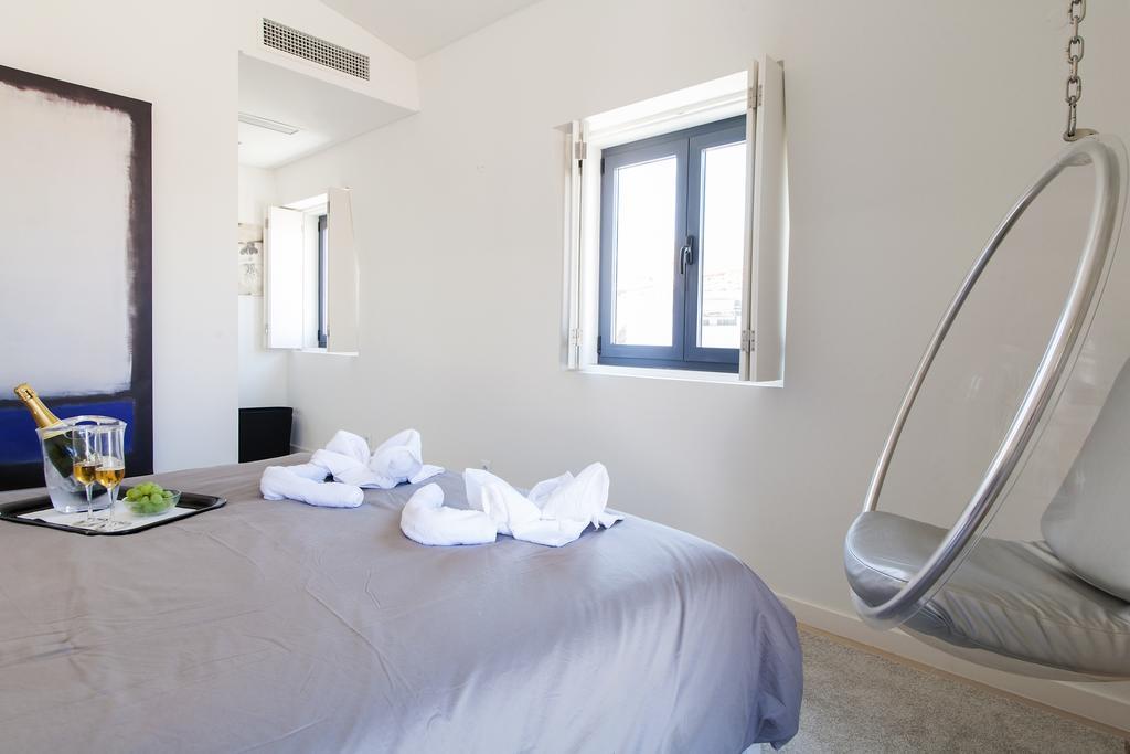 Joivy Lux And Spacious 1br With Huge Terrace, 5mins To Academy Of Sciences * Lisbon
