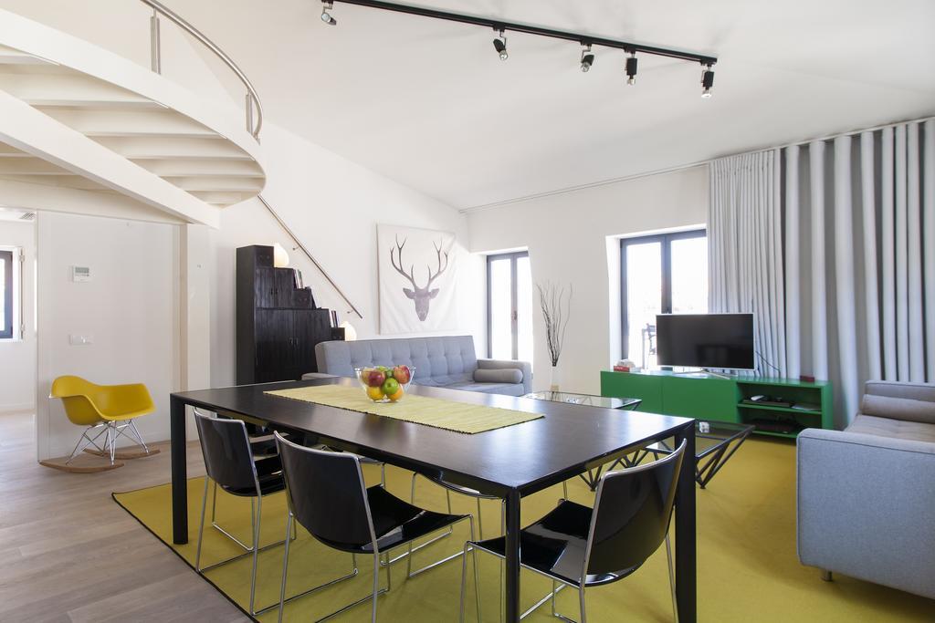 Joivy Lux And Spacious 1br With Huge Terrace, 5mins To Academy Of Sciences Apartment