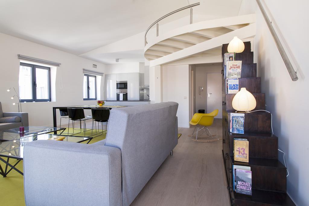 Joivy Lux And Spacious 1br With Huge Terrace, 5mins To Academy Of Sciences Apartment Lisbon