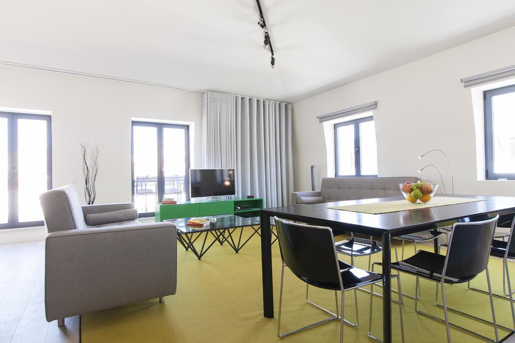 Joivy Lux And Spacious 1br With Huge Terrace, 5mins To Academy Of Sciences * Lisbon
