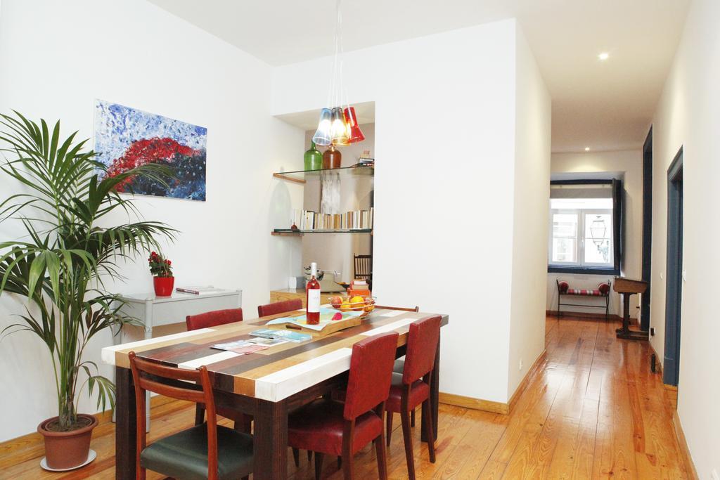 Magnificent Historical City Centre Apart With Terrace Apartment