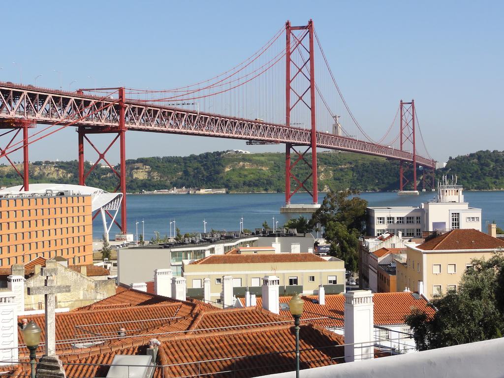 The 8 - Downtown Guest house Lisbon