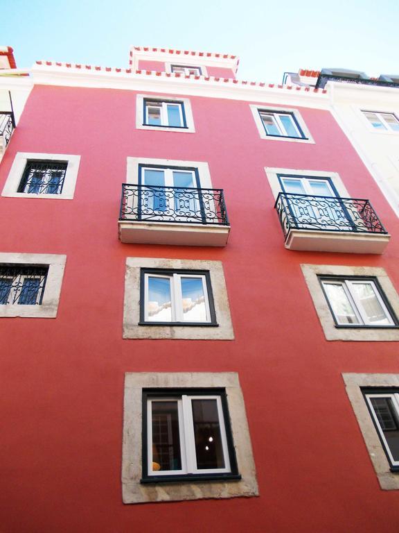 Apartment Contemporary In Historical Chiado *